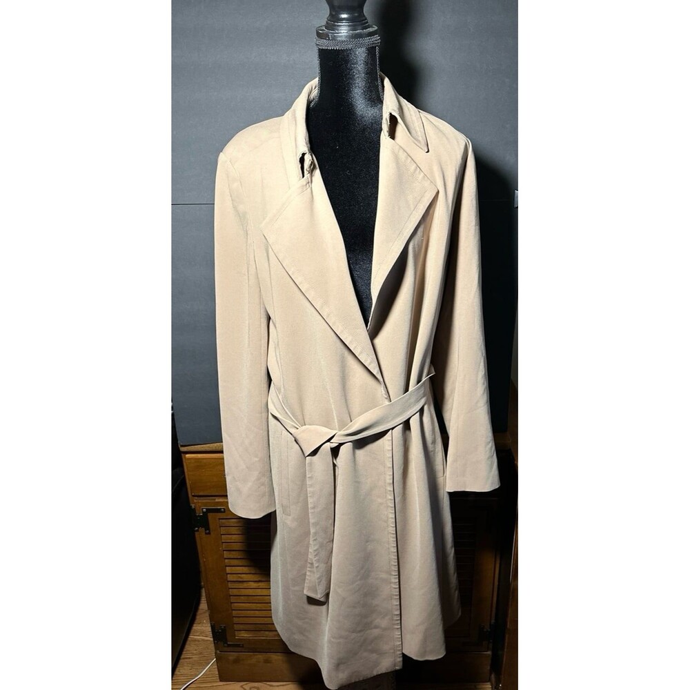 Aritzia Babaton Flowy Trench Coat